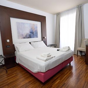 Camera standard con letto king size